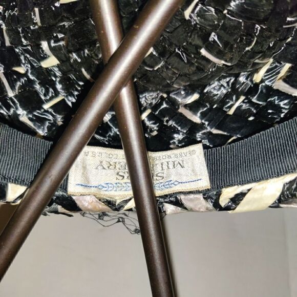 Vintage Sears Millinery Black & White Woven Round Pillbox Hat w/Net 8"in Around. - Picture 2 of 6